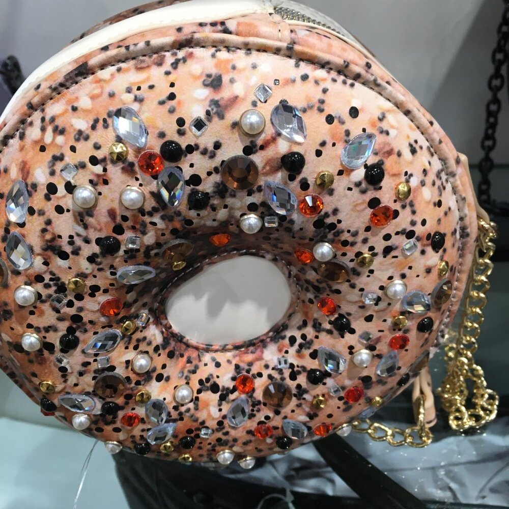 Betsey Johnson Kitsch I'm Everything Bagel Crossbody Bag BJ32970N NEW SEALED - Picture 9 of 15